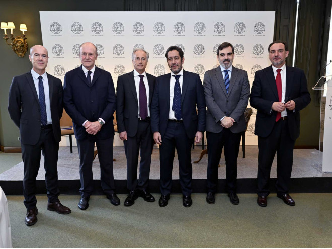 Expertos en energía avalan la propuesta de reforma eléctrica de Bruselas frente al planteamiento intervencionista de España en el Círculo Ecuestre Expertos en energía avalan la propuesta de reforma eléctrica de Bruselas frente al planteamiento intervencionista de España en el Círculo Ecuestre