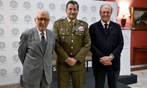 The Chief of Staff of the Army, General D. Amador Enseñat y Berea analyzes the geopolitical panorama in the Círculo Ecuestre