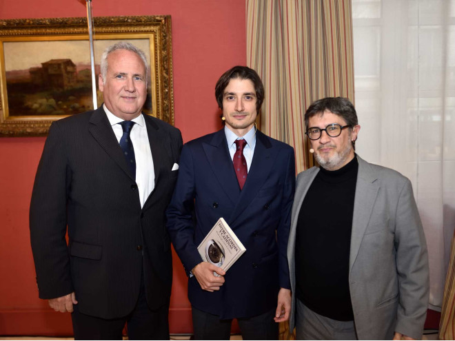 La sociedad civil y económica barcelonesa acompaña al juez Jose María Asencio en la presentación de su libro en el Círculo Ecuestre