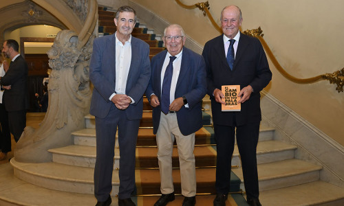 Fernando Jáuregui presenta en el Círculo Ecuestre las claves de su libro sobre los cambios que transformarán el mundo