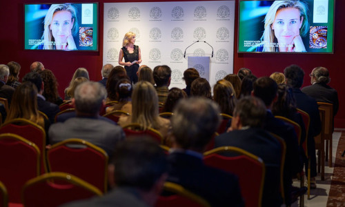 El Círculo Ecuestre acoge la presentación del nuevo libro de Anna Gener, ‘Sobre la belleza: apuntes de arte, arquitectura y ciudades’