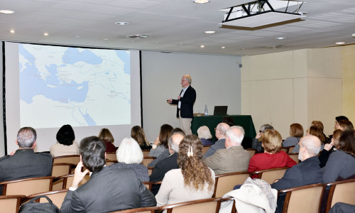 Historia, cultura y aventura: el Círculo Ecuestre acoge un viaje por las siete maravillas del mundo