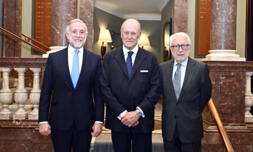 El Círculo Ecuestre recibe a Eduardo Inda, director de Okdiario